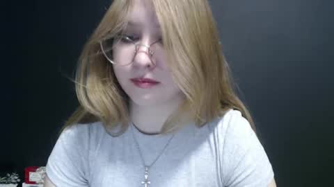 Snapshot of cute_minx chatting on 01-20-25, 07:36 Veronica online show from 01-20-25, 07:36
