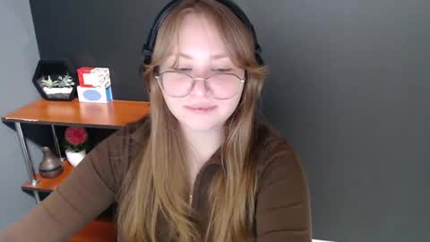 Snapshot of cute_minx chatting on 01-28-25, 10:23 Veronica online show from 01-28-25, 10:23