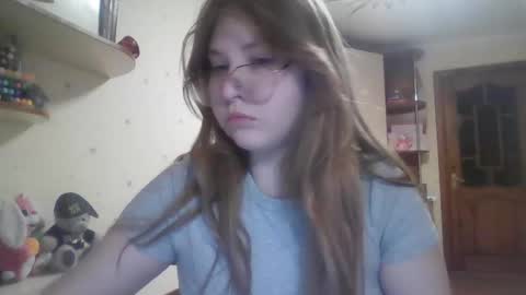 Snapshot of cute_minx chatting on 02-08-25, 08:53 Veronica online show from 02-08-25, 08:53