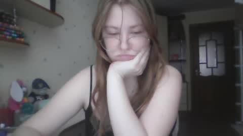 Snapshot of cute_minx chatting on 02-12-25, 09:42 Veronica online show from 02-12-25, 09:42