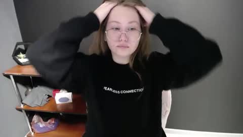 Snapshot of cute_minx chatting on 02-17-25, 07:37 Veronica online show from 02-17-25, 07:37