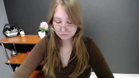 Snapshot of cute_minx chatting on 02-19-25, 10:45 Veronica online show from 02-19-25, 10:45