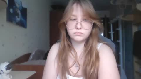 Snapshot of cute_minx chatting on 03-05-25, 02:34 Veronica online show from 03-05-25, 02:34