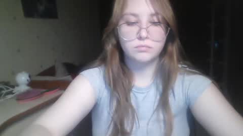 Snapshot of cute_minx chatting on 03-08-25, 07:42 Veronica online show from 03-08-25, 07:42