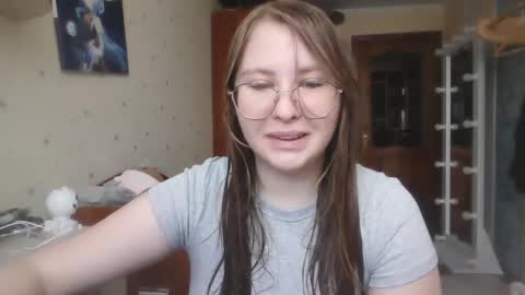 Snapshot of cute_minx chatting on 03-09-25, 11:03 Veronica online show from 03-09-25, 11:03