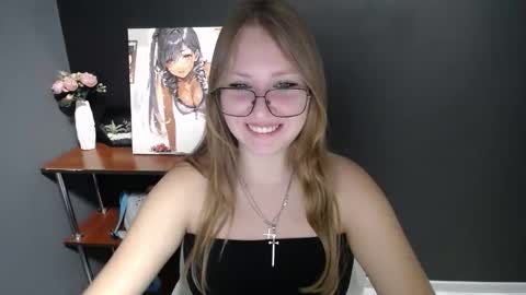 Snapshot of cute_minx chatting on 09-16-25, 06:36 Veronica online show from 09-16-25, 06:36