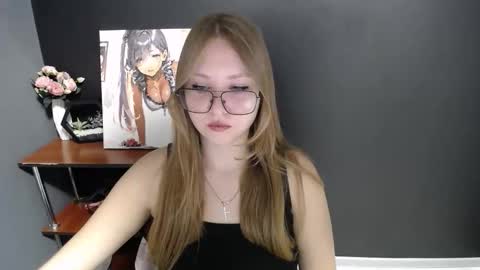 Snapshot of cute_minx chatting on 09-29-25, 06:40 Veronica online show from 09-29-25, 06:40