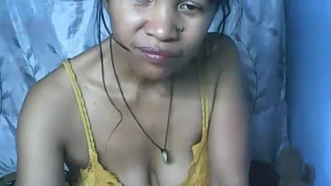 Snapshot of cute_moll chatting on 12-18-24, 05:31 murielle online show from 12-18-24, 05:31