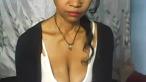 Snapshot of cute_moll chatting on 02-08-25, 03:19 murielle online show from 02-08-25, 03:19