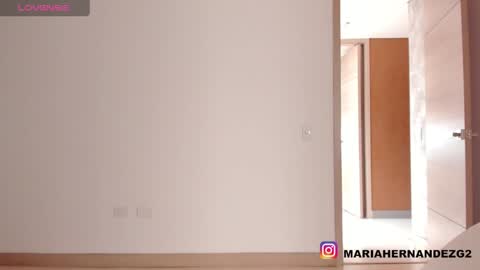 Snapshot of cute_molly18 chatting on 12-17-24, 04:32 Maria online show from 12-17-24, 04:32