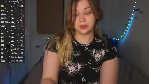 Snapshot of cute_sharloti chatting on 12-13-25, 07:53 Sasha online show from 12-13-25, 07:53