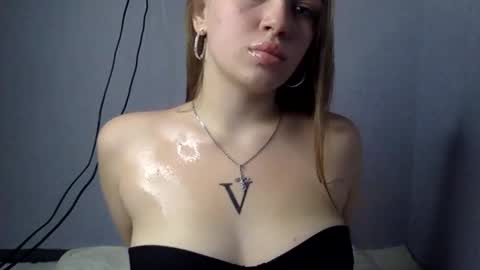 Snapshot of cute_shy06 chatting on 11-26-25, 06:20 cute_shy06 online show from 11-26-25, 06:20