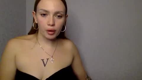 Snapshot of cute_shy06 chatting on 12-01-25, 04:56 cute_shy06 online show from 12-01-25, 04:56