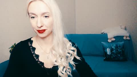 Snapshot of cute_smile_shy chatting on 12-26-24, 08:11 cute_smile_shy online show from 12-26-24, 08:11