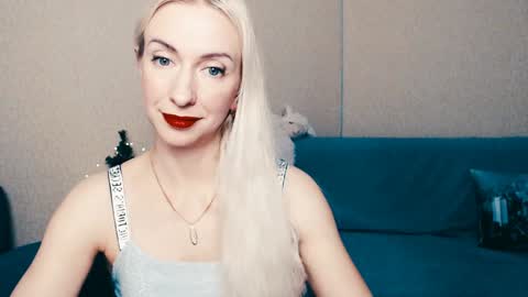 Snapshot of cute_smile_shy chatting on 01-07-25, 07:17 cute_smile_shy online show from 01-07-25, 07:17