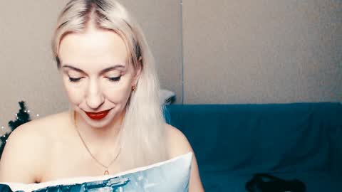 Snapshot of cute_smile_shy chatting on 01-08-25, 04:23 cute_smile_shy online show from 01-08-25, 04:23