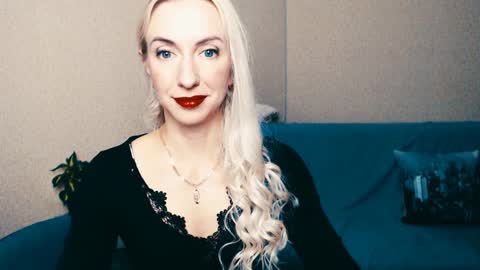 Snapshot of cute_smile_shy chatting on 01-10-25, 09:31 cute_smile_shy online show from 01-10-25, 09:31