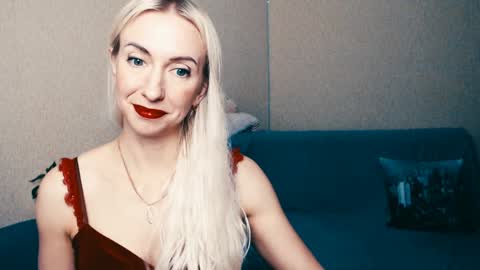 Snapshot of cute_smile_shy chatting on 01-14-25, 07:11 cute_smile_shy online show from 01-14-25, 07:11