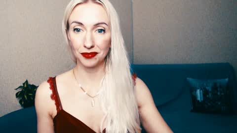 Snapshot of cute_smile_shy chatting on 01-14-25, 10:12 cute_smile_shy online show from 01-14-25, 10:12