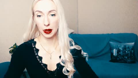 Snapshot of cute_smile_shy chatting on 01-16-25, 08:14 cute_smile_shy online show from 01-16-25, 08:14