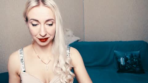 Snapshot of cute_smile_shy chatting on 01-17-25, 09:50 cute_smile_shy online show from 01-17-25, 09:50