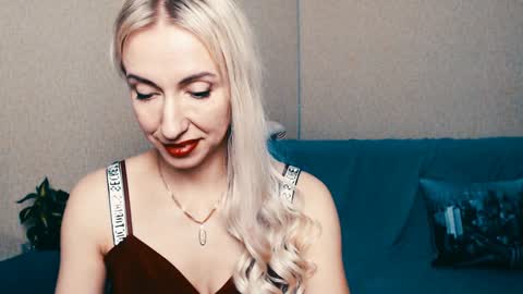 Snapshot of cute_smile_shy chatting on 01-18-25, 12:57 cute_smile_shy online show from 01-18-25, 12:57