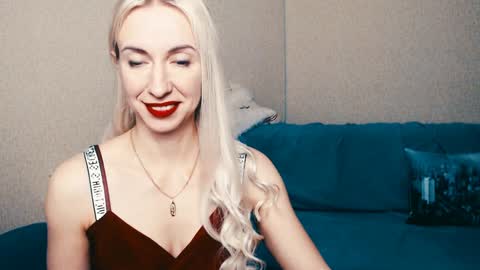 Snapshot of cute_smile_shy chatting on 01-18-25, 04:59 cute_smile_shy online show from 01-18-25, 04:59