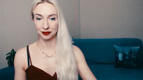 Snapshot of cute_smile_shy chatting on 01-28-25, 08:26 cute_smile_shy online show from 01-28-25, 08:26