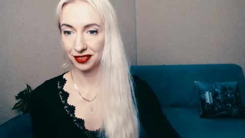 Snapshot of cute_smile_shy chatting on 02-11-25, 10:50 cute_smile_shy online show from 02-11-25, 10:50