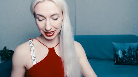 Snapshot of cute_smile_shy chatting on 03-04-25, 10:49 cute_smile_shy online show from 03-04-25, 10:49