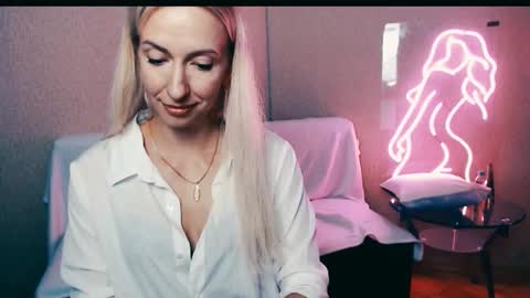 Snapshot of cute_smile_shy chatting on 09-08-25, 05:34 cute_smile_shy online show from 09-08-25, 05:34