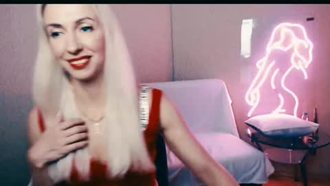 Snapshot of cute_smile_shy chatting on 09-18-25, 08:00 cute_smile_shy online show from 09-18-25, 08:00