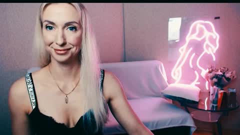 Snapshot of cute_smile_shy chatting on 09-30-25, 07:08 cute_smile_shy online show from 09-30-25, 07:08