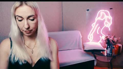 Snapshot of cute_smile_shy chatting on 10-09-25, 07:01 cute_smile_shy online show from 10-09-25, 07:01