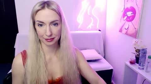 Snapshot of cute_smile_shy chatting on 02-26-26, 09:25 cute_smile_shy online show from 02-26-26, 09:25