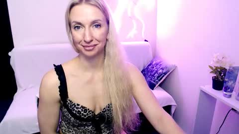 cute_smile_shy online show from 03-29-26, 09:31