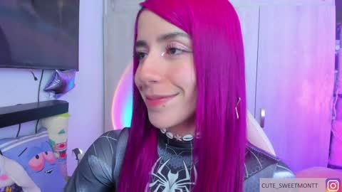 Snapshot of cute_sweetmontt chatting on 01-26-25, 12:11 katalinda montt online show from 01-26-25, 12:11