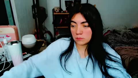 Snapshot of cuteambervi chatting on 01-16-25, 06:16 Princess Amber online show from 01-16-25, 06:16