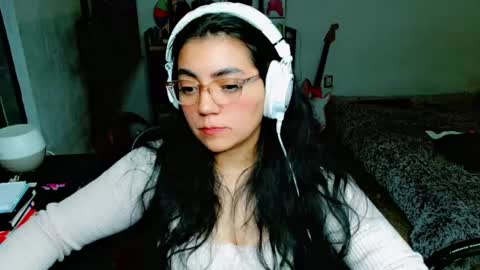 Snapshot of cuteambervi chatting on 02-09-25, 02:49 Princess Amber online show from 02-09-25, 02:49