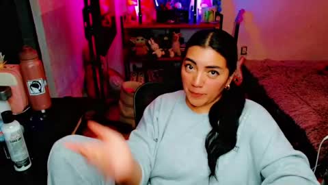 Snapshot of cuteambervi chatting on 03-05-25, 12:49 Princess Amber online show from 03-05-25, 12:49