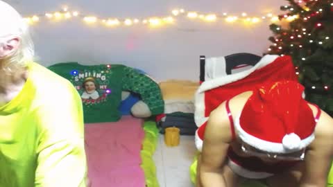 Snapshot of cuteandsexyone chatting on 12-24-24, 07:44 CuteAndSexyOne  Na and Brian online show from 12-24-24, 07:44