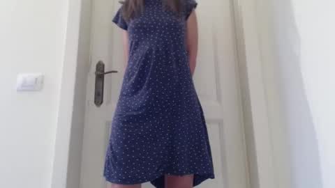 Snapshot of cuteangelx chatting on 09-24-25, 06:50 Anne-Marie  online show from 09-24-25, 06:50