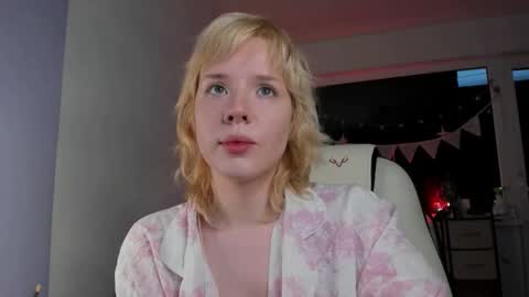 Amy online show from 11-23-25, 11:21