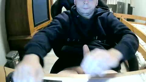 Cuteboy090 online show from 10-29-25, 12:18