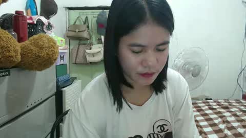 Snapshot of cutecindy2000 chatting on 01-19-26, 01:42 cutecindy2000 online show from 01-19-26, 01:42