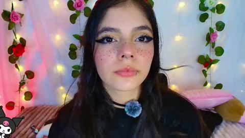 Snapshot of cutee_andrea chatting on 11-11-25, 02:33 Andrea 3 online show from 11-11-25, 02:33