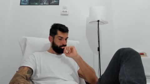 cuteeboy online show from 10-21-25, 05:41