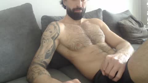 cuteeboy online show from 04-18-26, 09:46