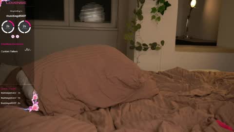 Snapshot of cuteeeeealina chatting on 04-16-26, 09:39 Alina online show from 04-16-26, 09:39