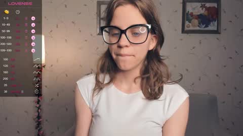 Snapshot of cutefluffy chatting on 10-05-25, 07:34 Melisa online show from 10-05-25, 07:34